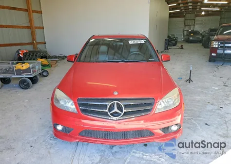 2010 Mercedes-Benz C 300 z USA, uszkodzony, nr VIN WDDGF5EB7AA399222
